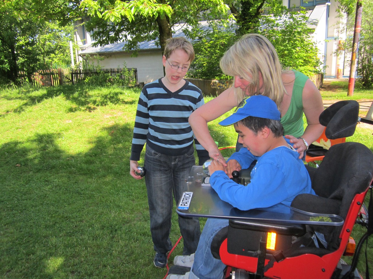 Patrick beim Boules spielen