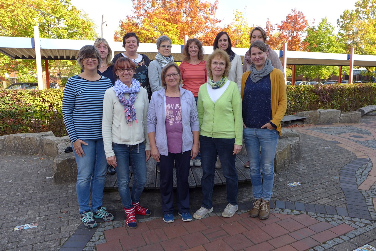 Es sind die Physio- und  Ergotherapeutinnen unserer Schule zu sehen