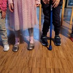 Schülerinnen und Schüler bei den Proben (vergrößerte Bildansicht wird geöffnet)