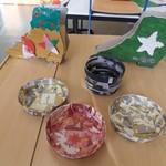 Einige fertige Stücke aus der Werkstatt “Papier“ (vergrößerte Bildansicht wird geöffnet)