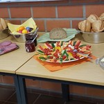 das Buffet (vergrößerte Bildansicht wird geöffnet)