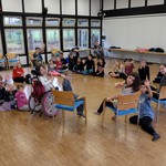 Schülerinnen und Schüler bei den Proben (vergrößerte Bildansicht wird geöffnet)