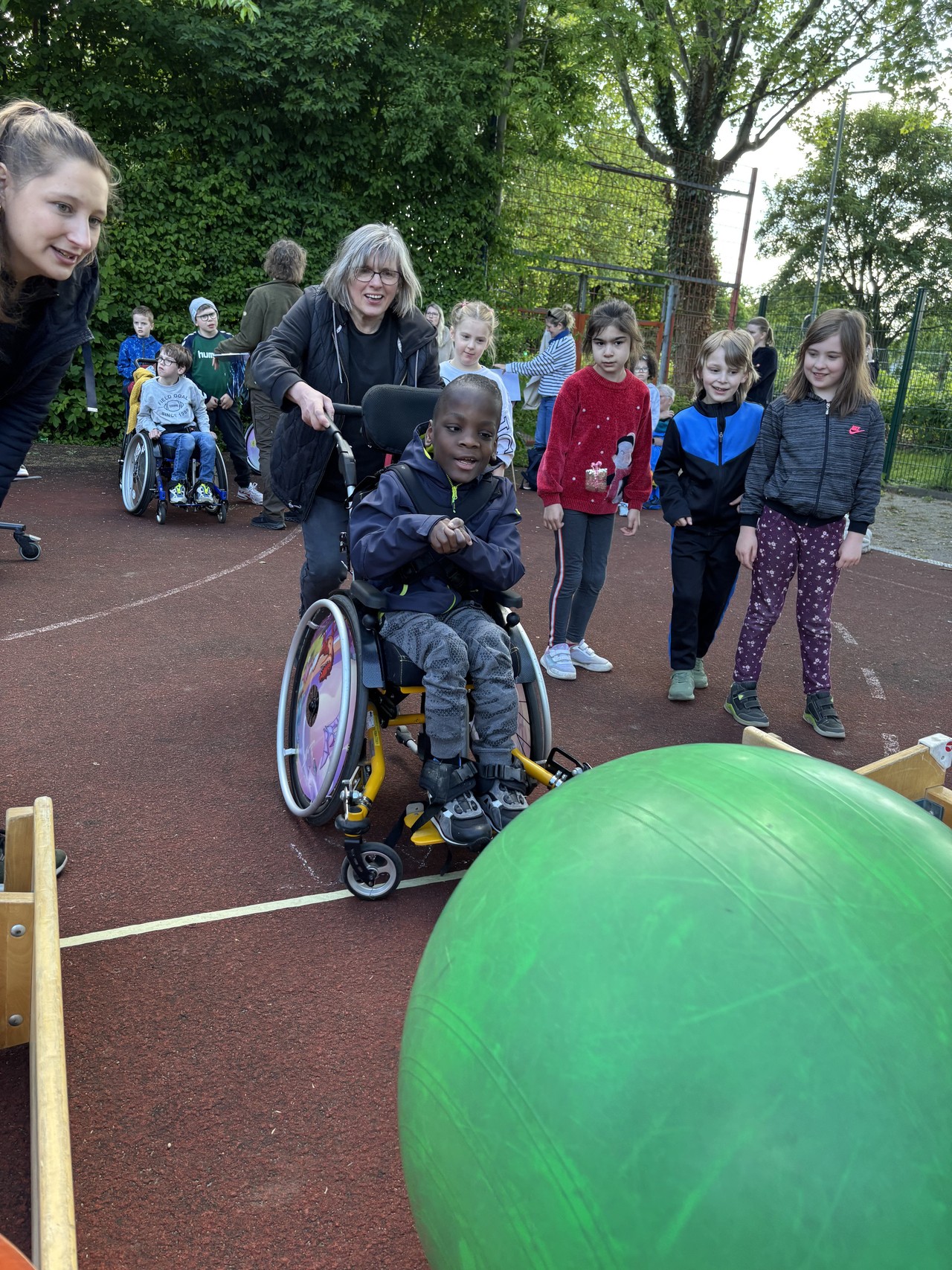 Das Riesenballweitstoßen hat mächtig viel Spaß bereitet.