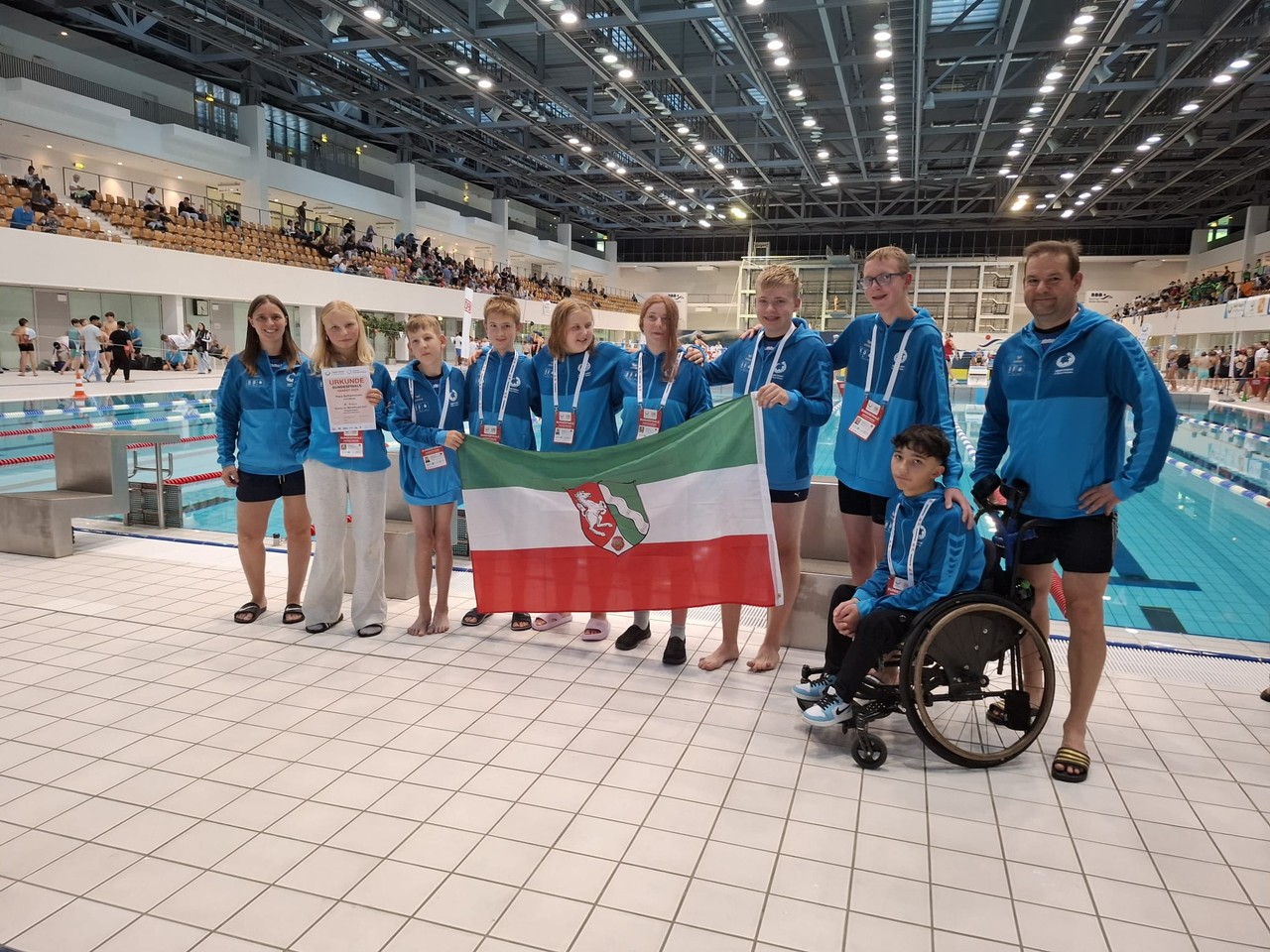 TEAMFOTO Fr. Wengenroth Leonie Levin Benjamin Mia Robin R. Julian Mathis Henri Hr. Scharf