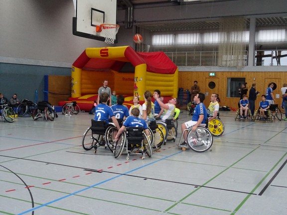 Spielszene Angriff der Baskets