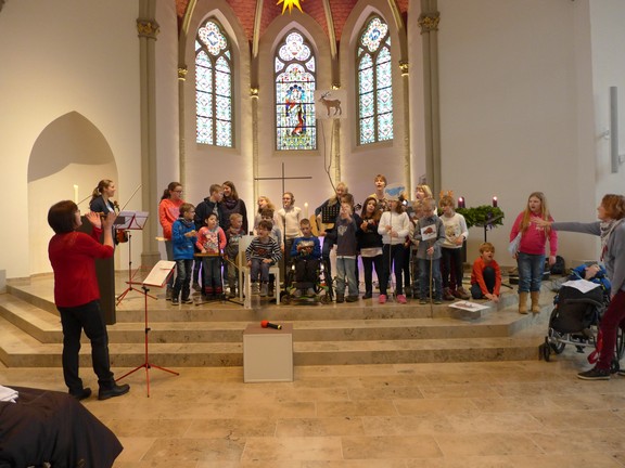 Chor der Unterstufe mit ihrem Weihnachtslied