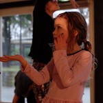 Schülerinnen und Schüler bei den Proben (vergrößerte Bildansicht wird geöffnet)